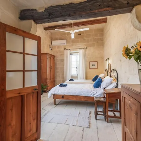 Dar Ta' Betta With Private Pool Vakantiehuis Għarb
