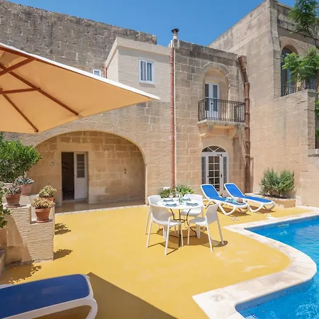 בית נופש Dar Ta' Betta With Private Pool *